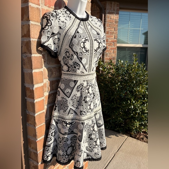 Alexis Emiliana Fit & Flare Mini Dress Black and White Diamond Lace size Medium - Picture 4 of 13